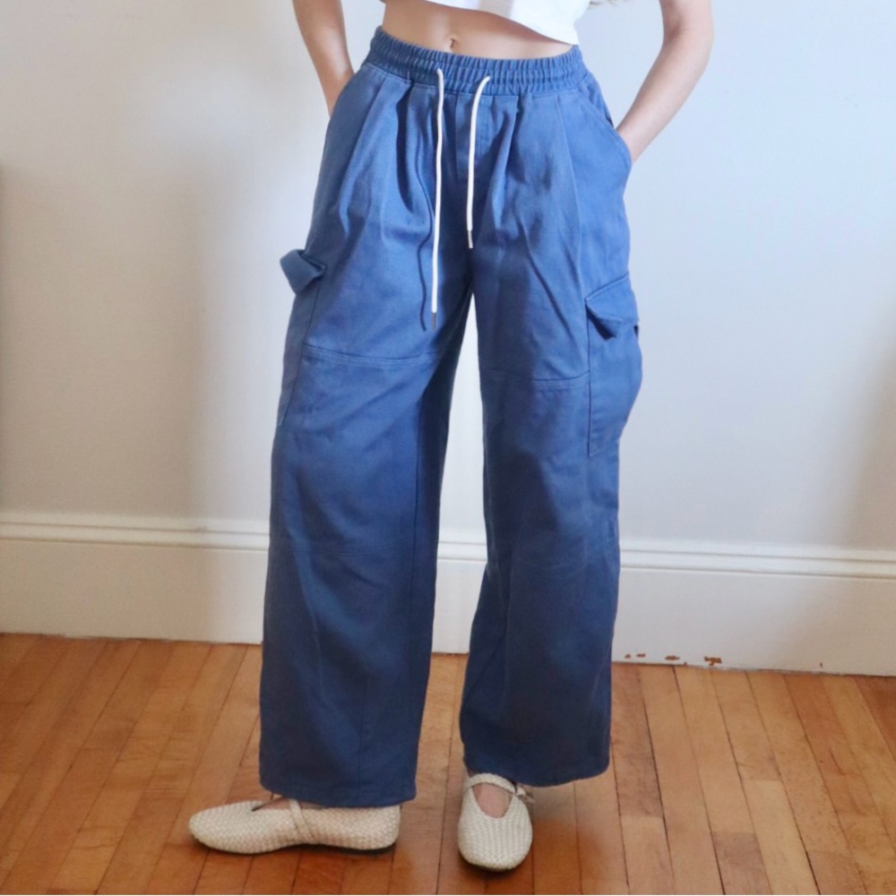 BDG Women’s Blue Cargo Pants Size Small